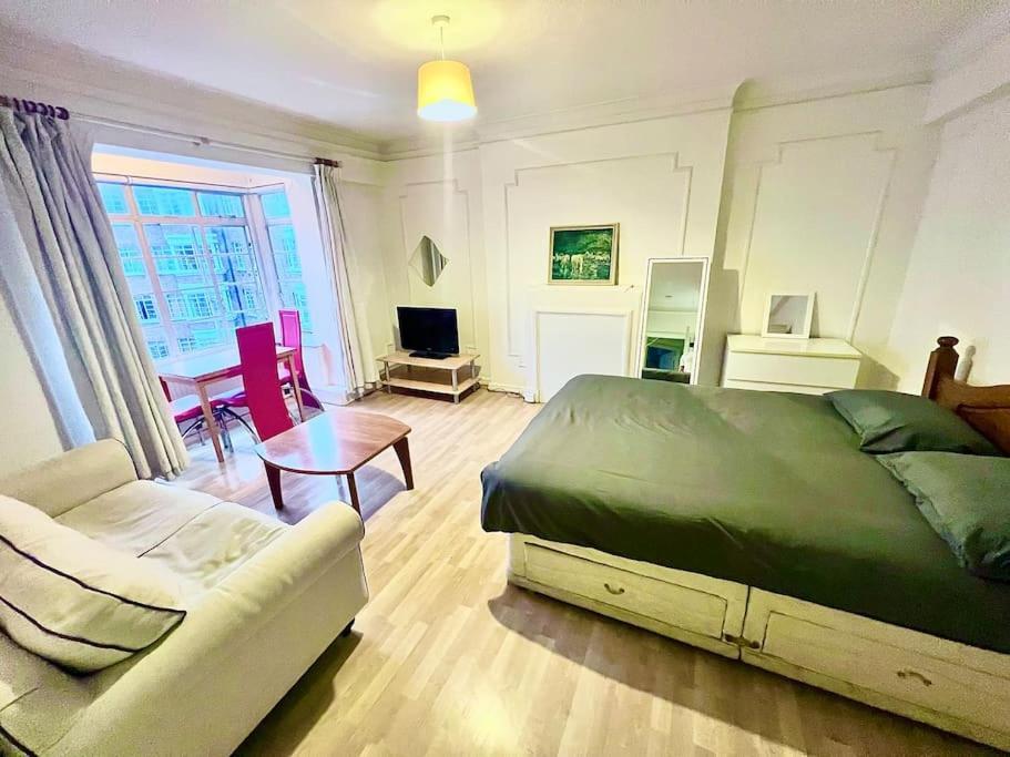 King-Sized Studio, 6Th Floor + Lift, Regent'S Park Londra Exterior foto